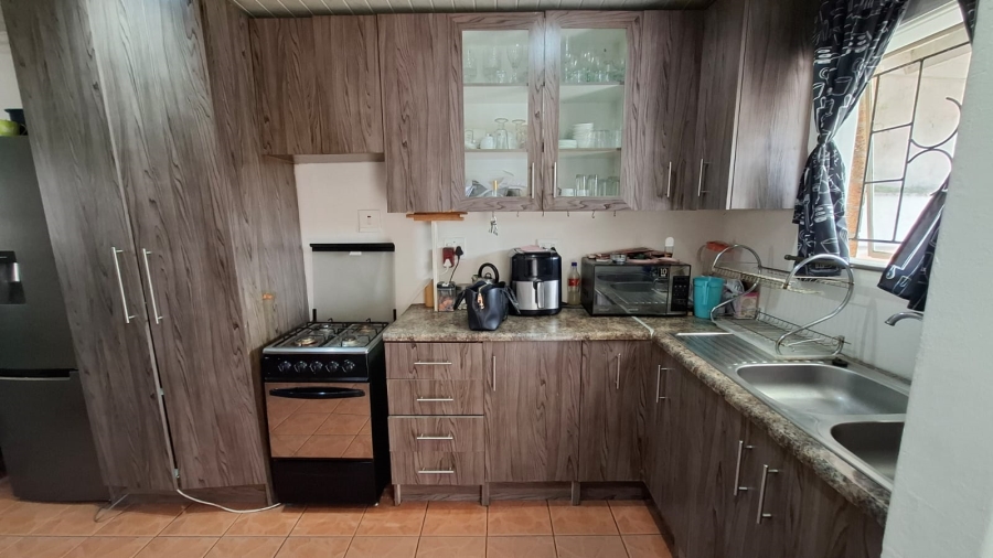 2 Bedroom Property for Sale in Lentegeur Western Cape